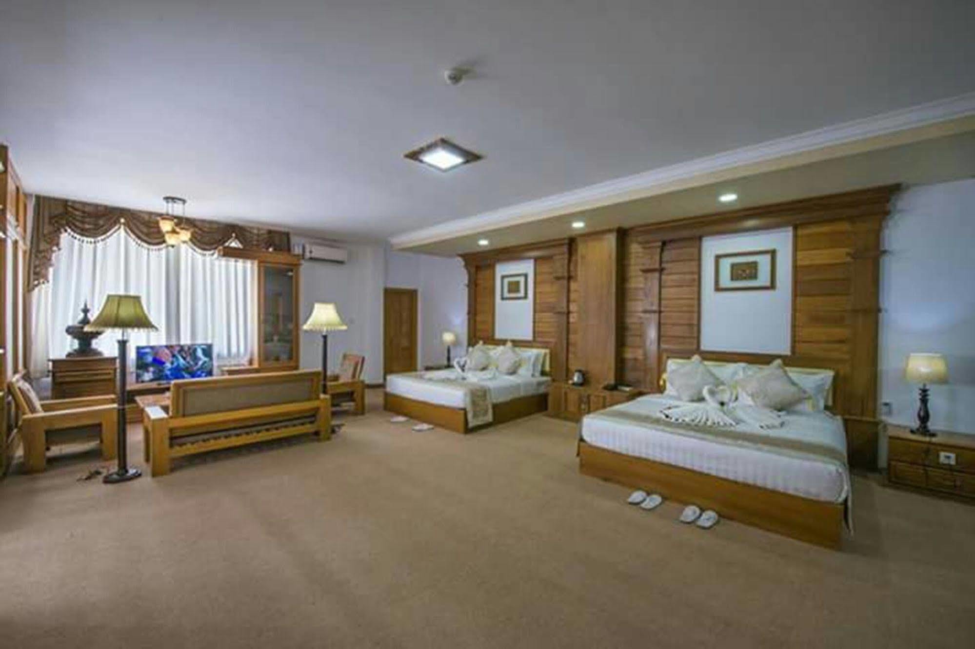Hotel Shwe Nann Htike Pyin Oo Lwin Esterno foto