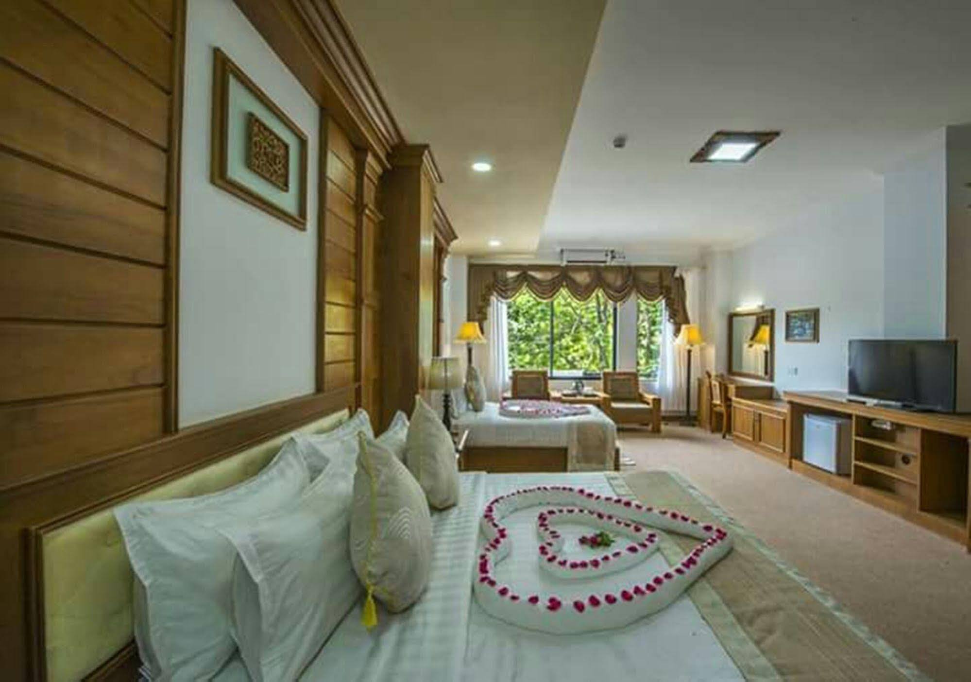 Hotel Shwe Nann Htike Pyin Oo Lwin Esterno foto