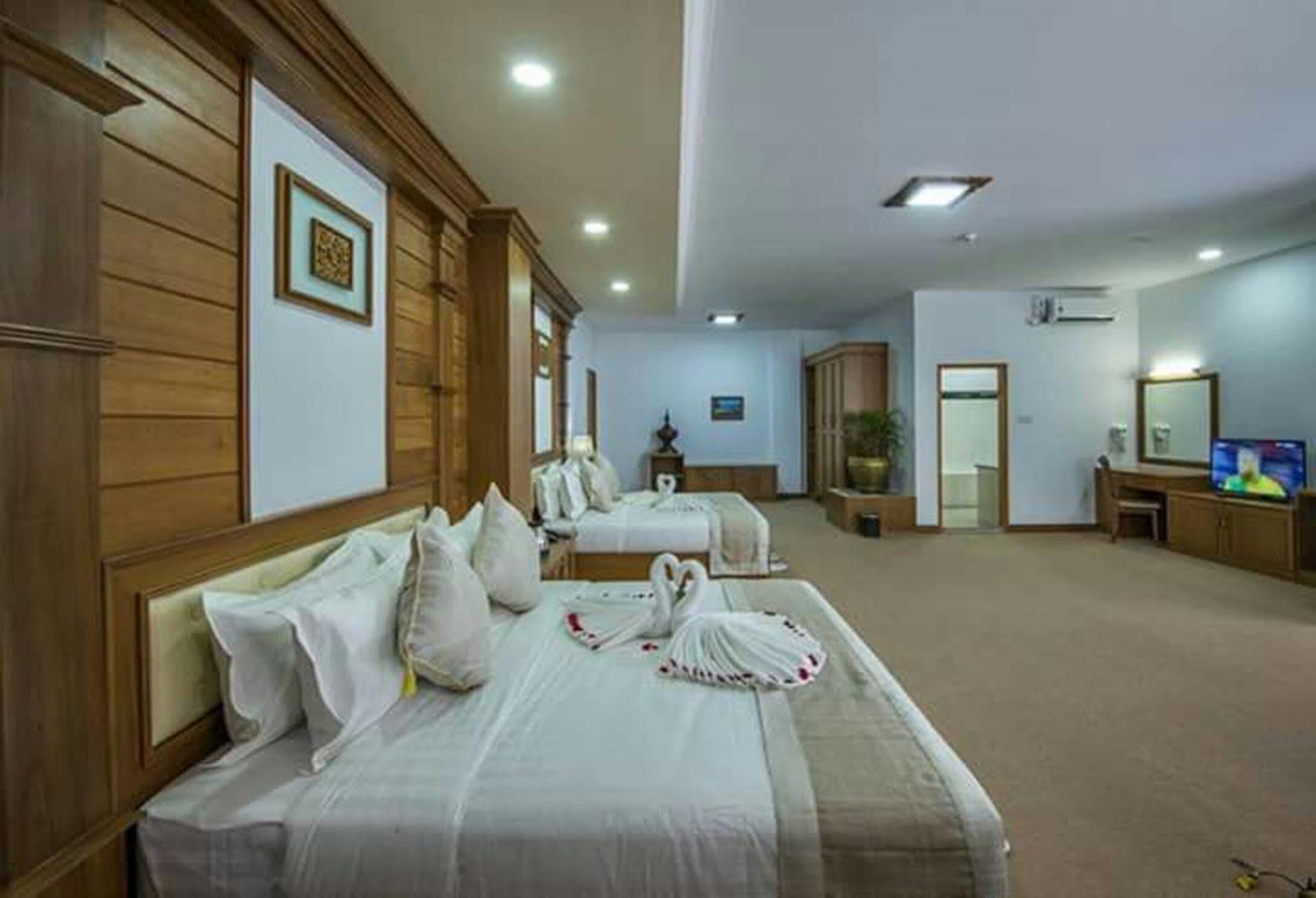 Hotel Shwe Nann Htike Pyin Oo Lwin Esterno foto
